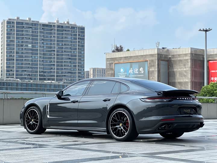 Фото 5 - Porsche Panamera
