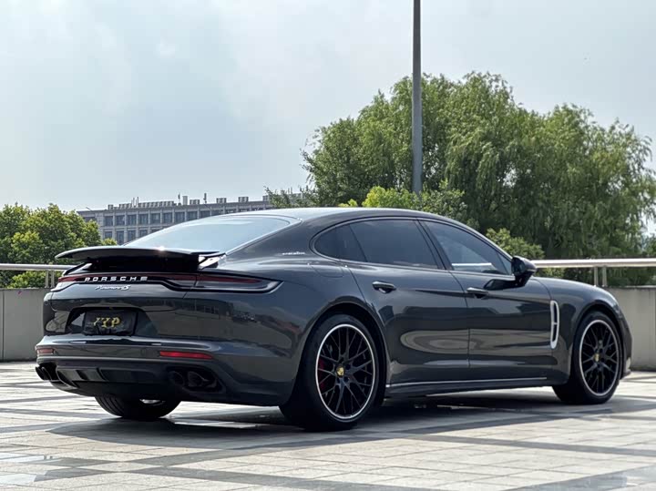 Фото 7 - Porsche Panamera