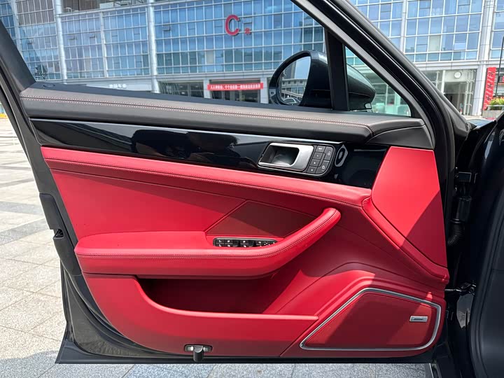 Фото 9 - Porsche Panamera