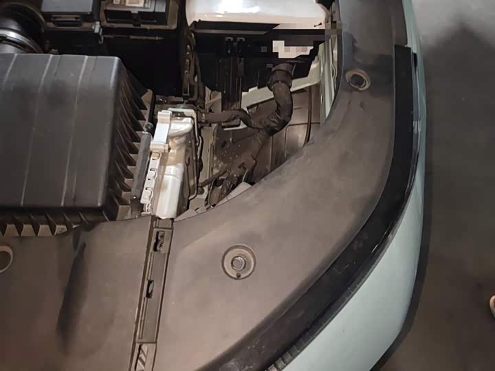 Фото 17 - Geely Icon