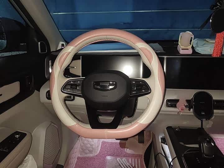 Фото 3 - Geely Icon