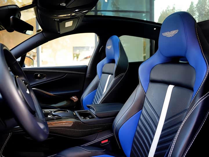 Фото 6 - Aston Martin DBX