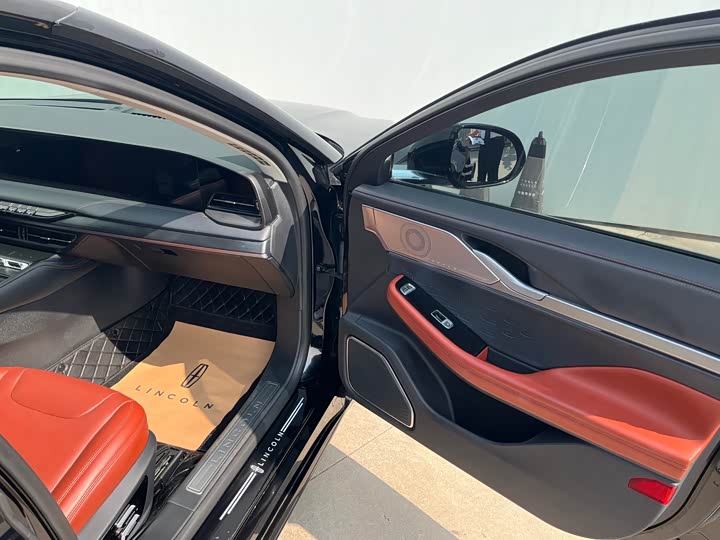 Фото 9 - Lincoln Z (Zephyr)