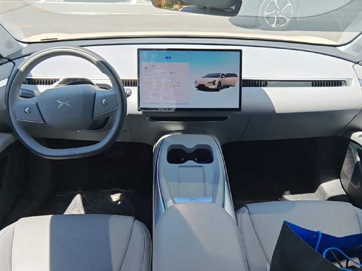 Фото 3 - XPeng Mona M03