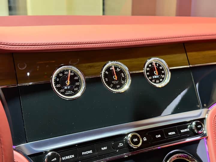 Фото 13 - Bentley Continental GT