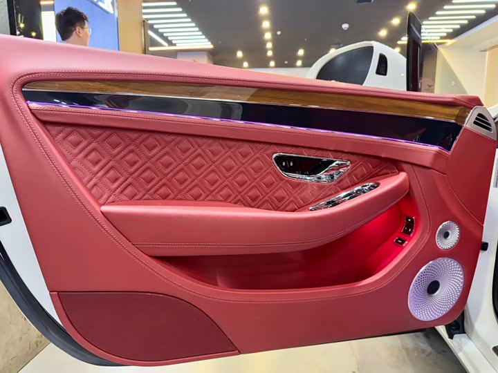 Фото 17 - Bentley Continental GT