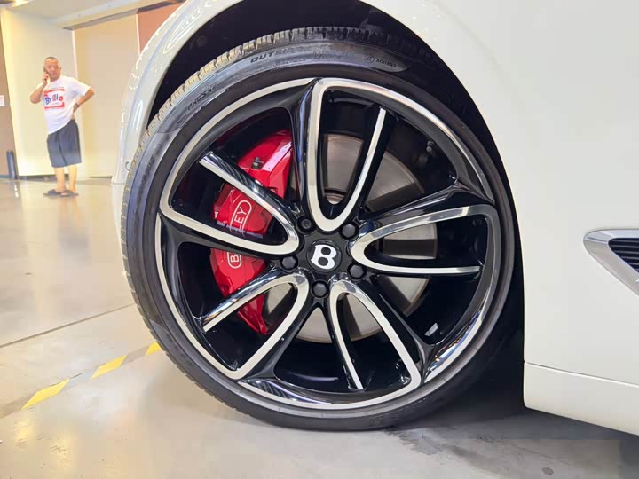 Фото 5 - Bentley Continental GT