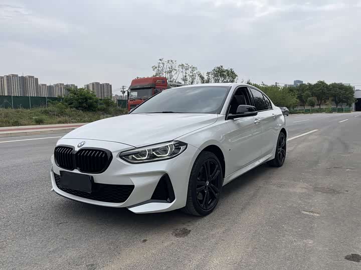 Фото 1 - BMW 1 Series