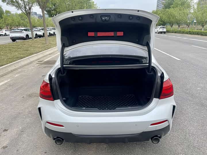 Фото 11 - BMW 1 Series