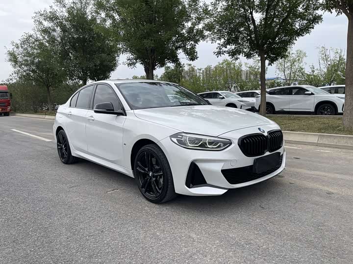 Фото 3 - BMW 1 Series