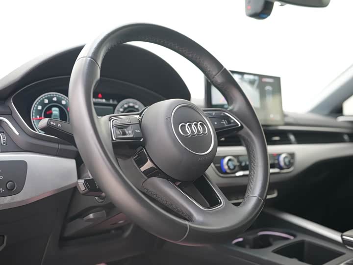 Фото 10 - Audi A5