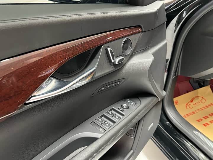 Фото 14 - Cadillac CT6