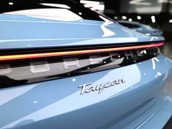 Фото 6 - Porsche Taycan