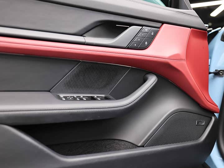 Фото 8 - Porsche Taycan