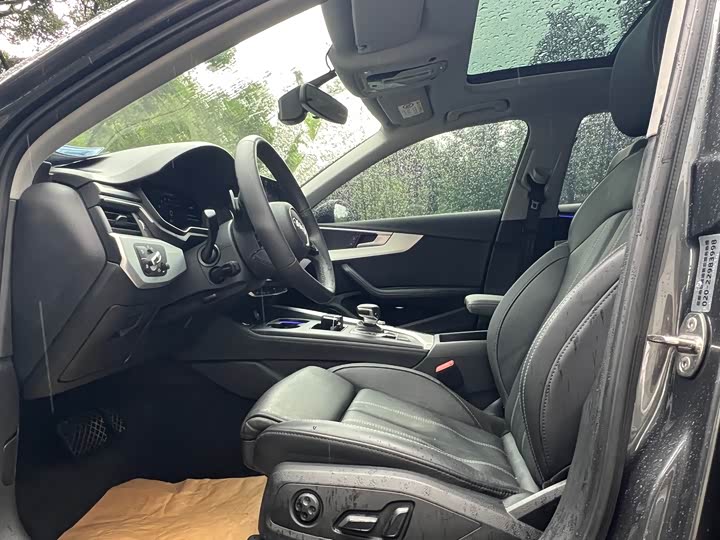 Фото 5 - Audi A4L