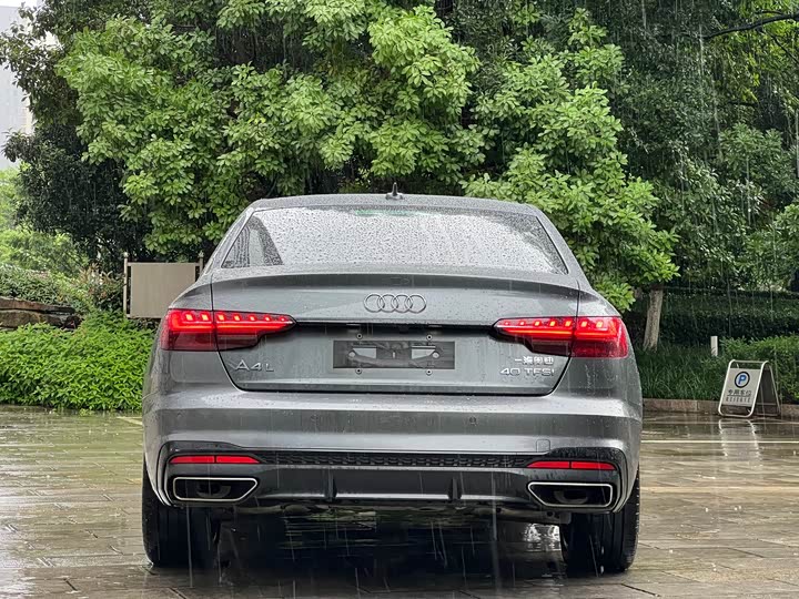 Фото 8 - Audi A4L