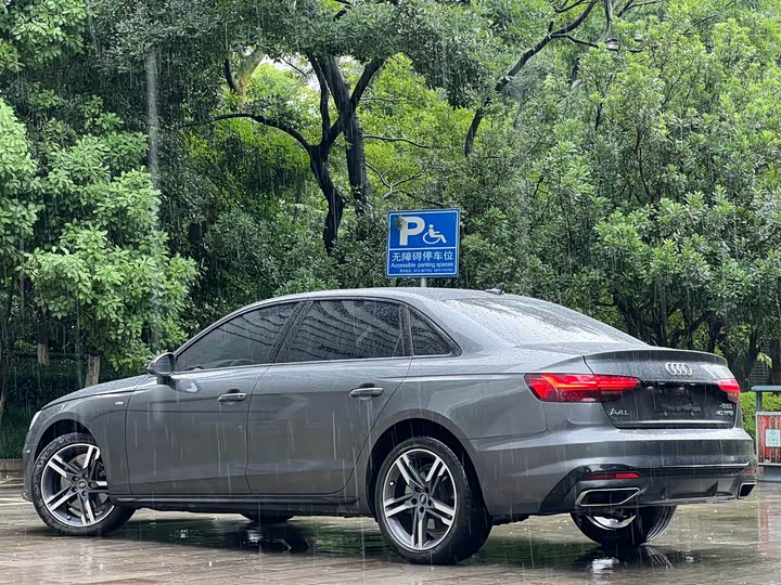 Фото 9 - Audi A4L