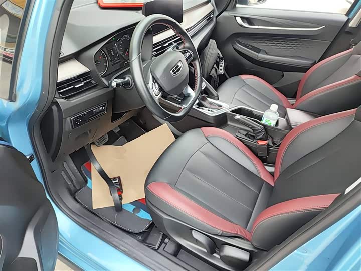 Фото 15 - Geely Vision X3