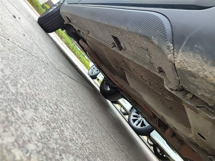 Фото 20 - Geely Vision X3