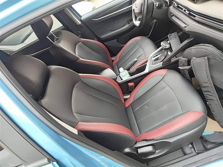 Фото 24 - Geely Vision X3