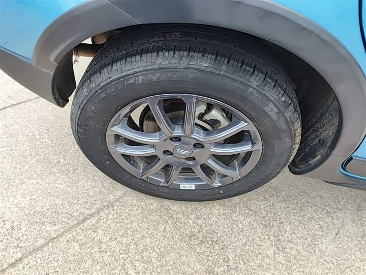 Фото 29 - Geely Vision X3