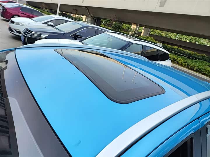 Фото 30 - Geely Vision X3