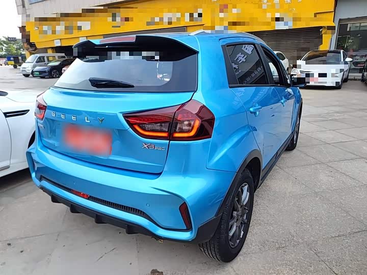 Фото 7 - Geely Vision X3