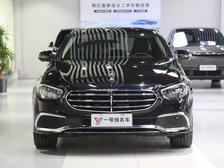 Фото 1 - Mercedes-Benz E-Class