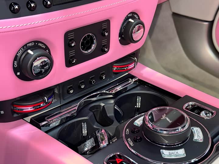 Фото 16 - Rolls-Royce Dawn