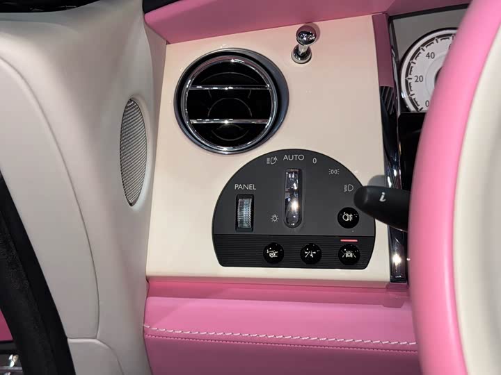 Фото 18 - Rolls-Royce Dawn