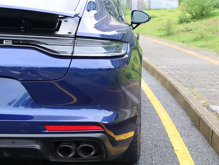 Фото 10 - Porsche Panamera