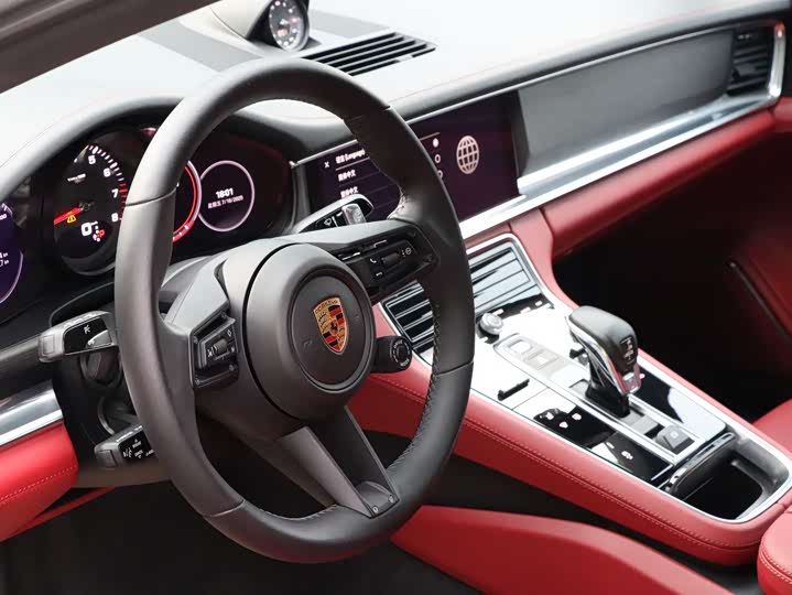 Фото 14 - Porsche Panamera