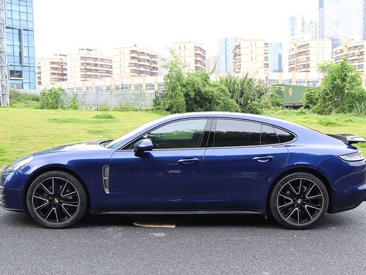 Фото 7 - Porsche Panamera