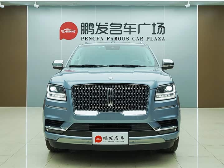 Фото 2 - Lincoln Navigator