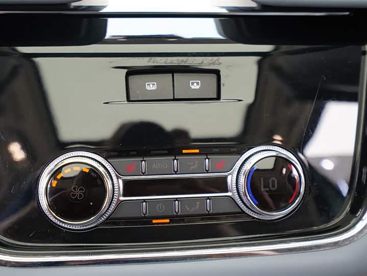 Фото 21 - Lincoln Navigator