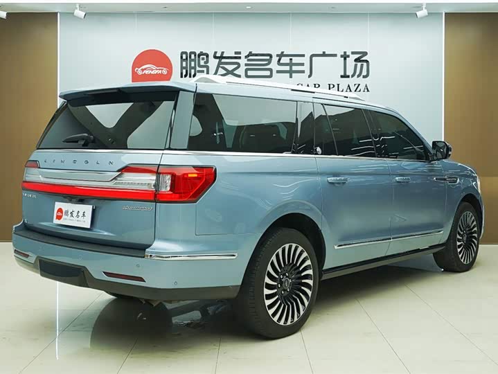 Фото 27 - Lincoln Navigator