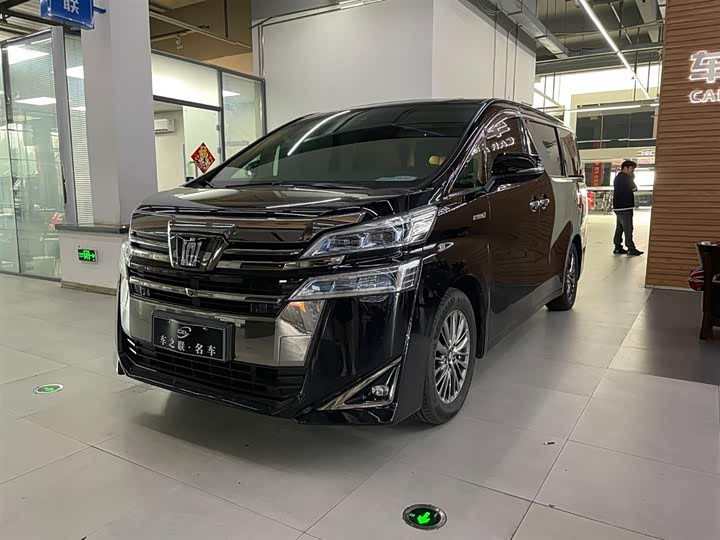 Фото 1 - Toyota Vellfire
