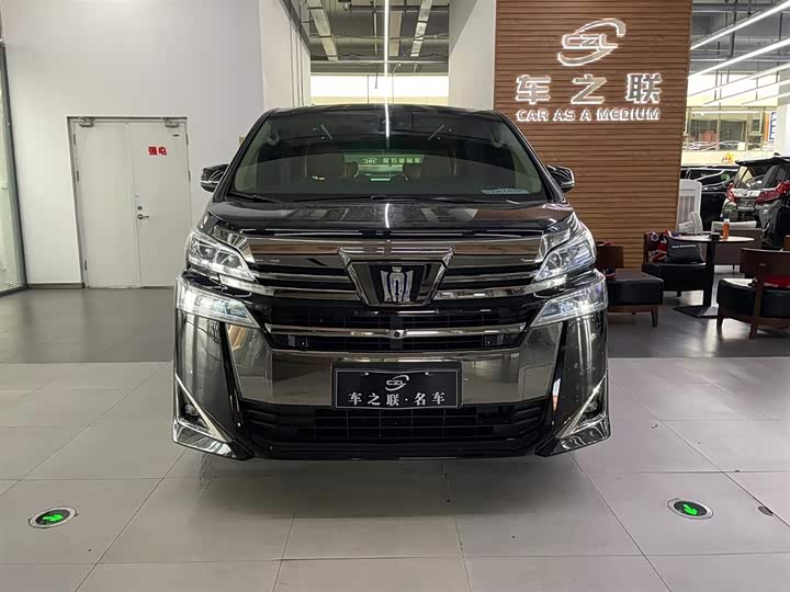 Фото 3 - Toyota Vellfire