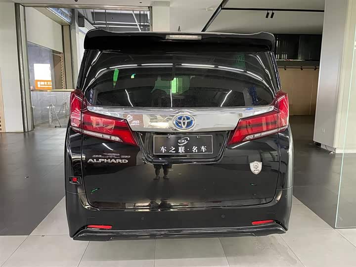 Фото 5 - Toyota Vellfire