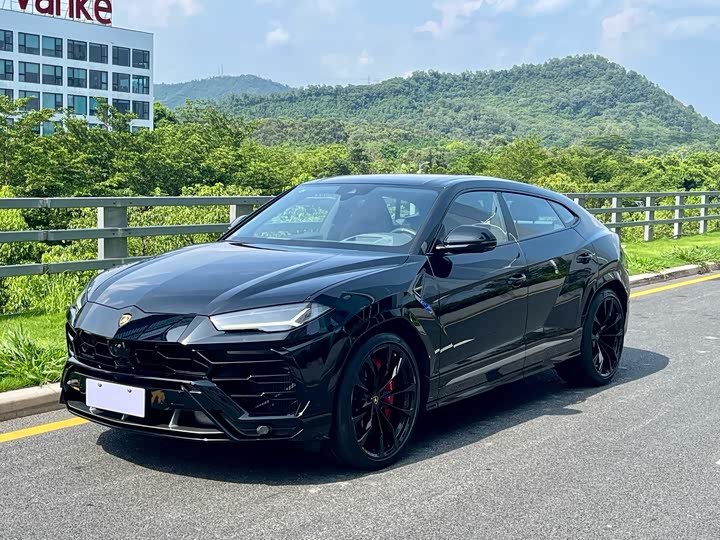 Фото 1 - Lamborghini Urus