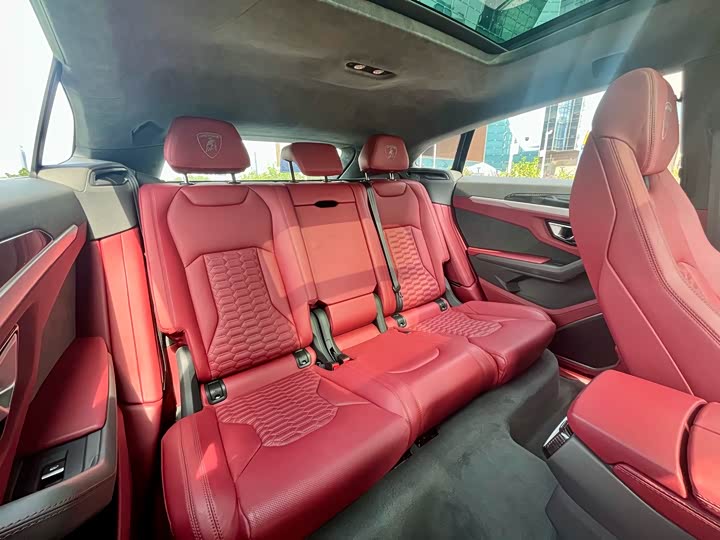 Фото 12 - Lamborghini Urus