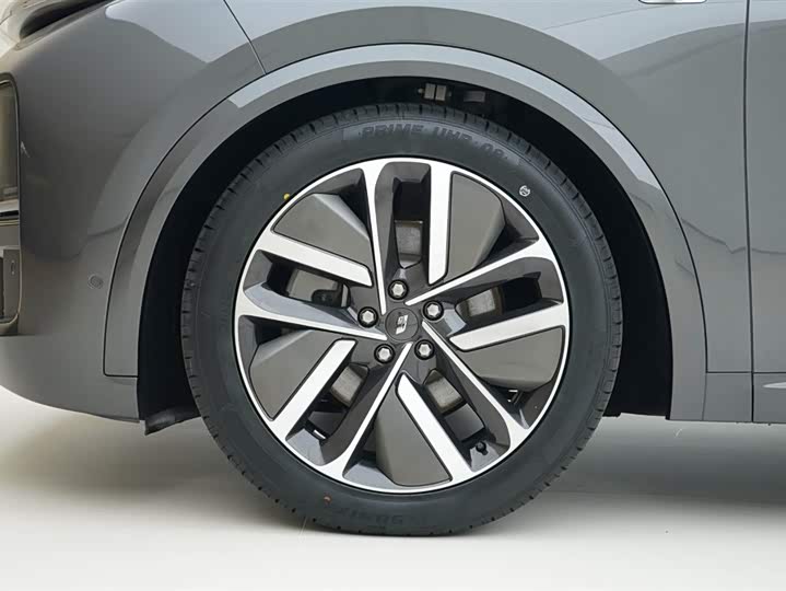 Фото 10 - LiXiang L8