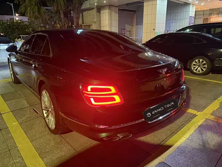 Фото 3 - Bentley Flying Spur Hybrid