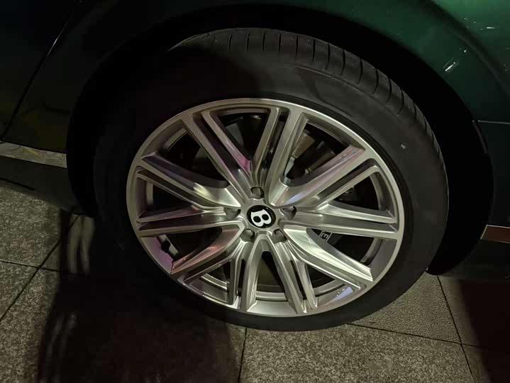 Фото 4 - Bentley Flying Spur Hybrid