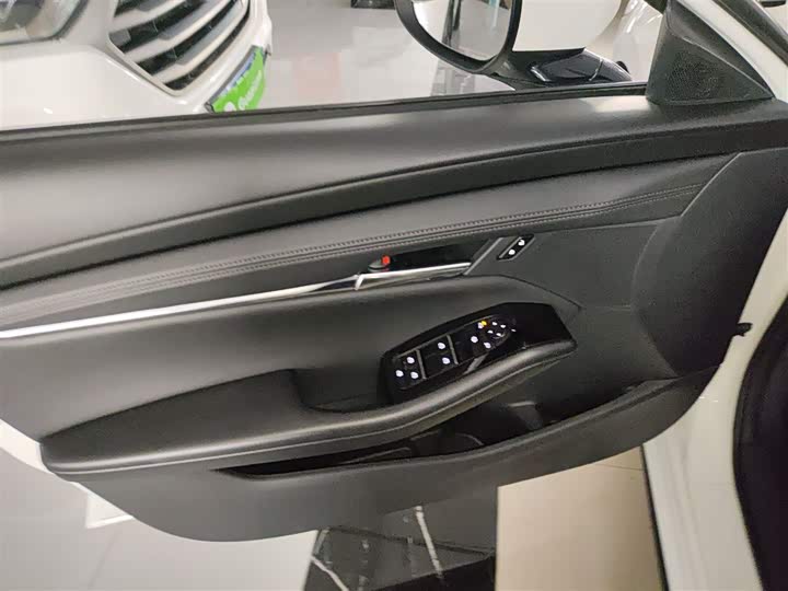 Фото 28 - Mazda 3 (Axela)