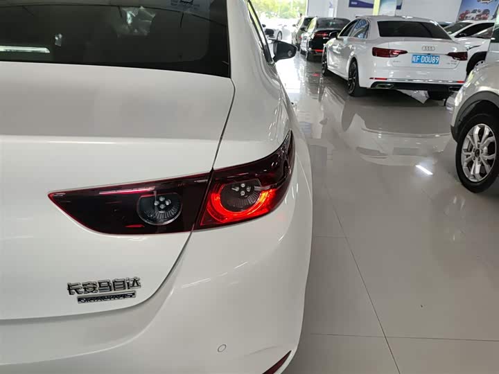 Фото 8 - Mazda 3 (Axela)