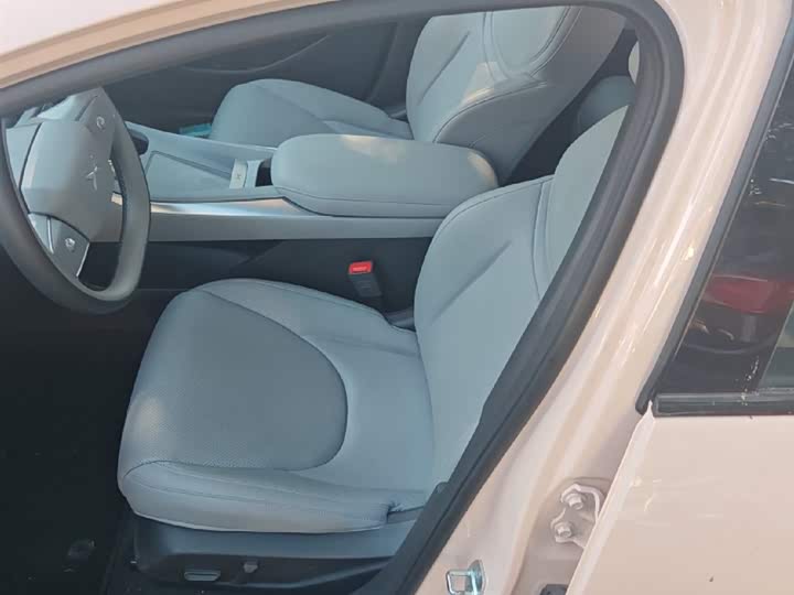 Фото 4 - XPeng Mona M03