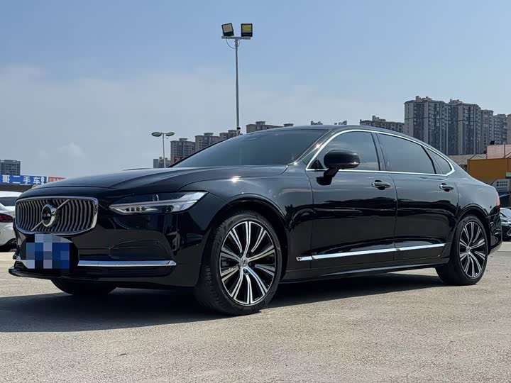 Фото 1 - Volvo S90