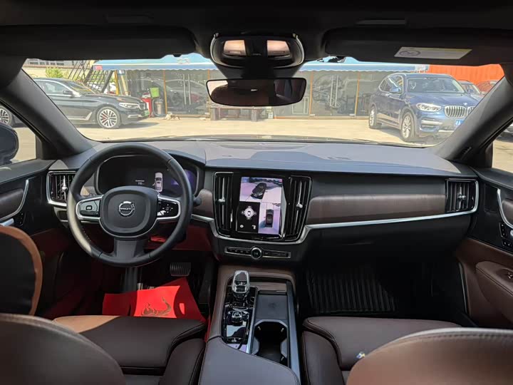 Фото 8 - Volvo S90