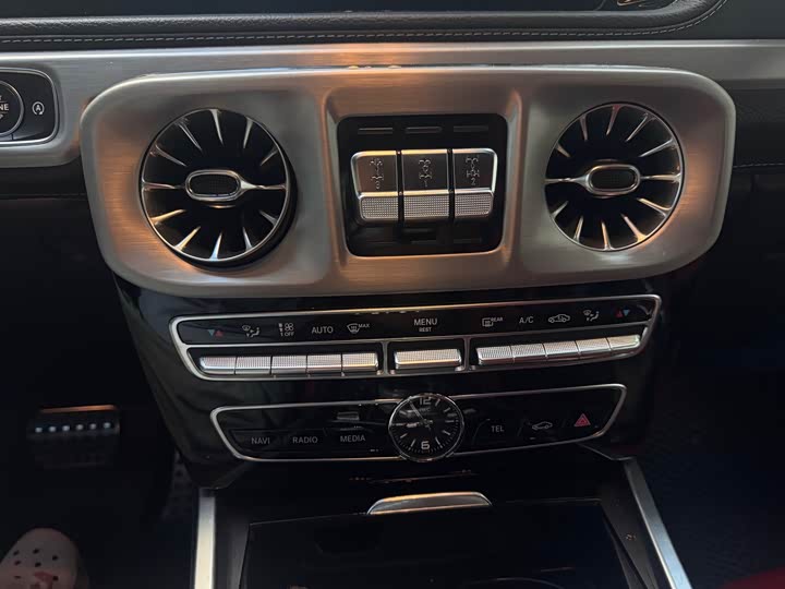 Фото 13 - Mercedes-Benz G-Class AMG